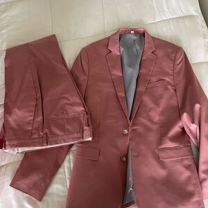Express Men's Rose Suit Set